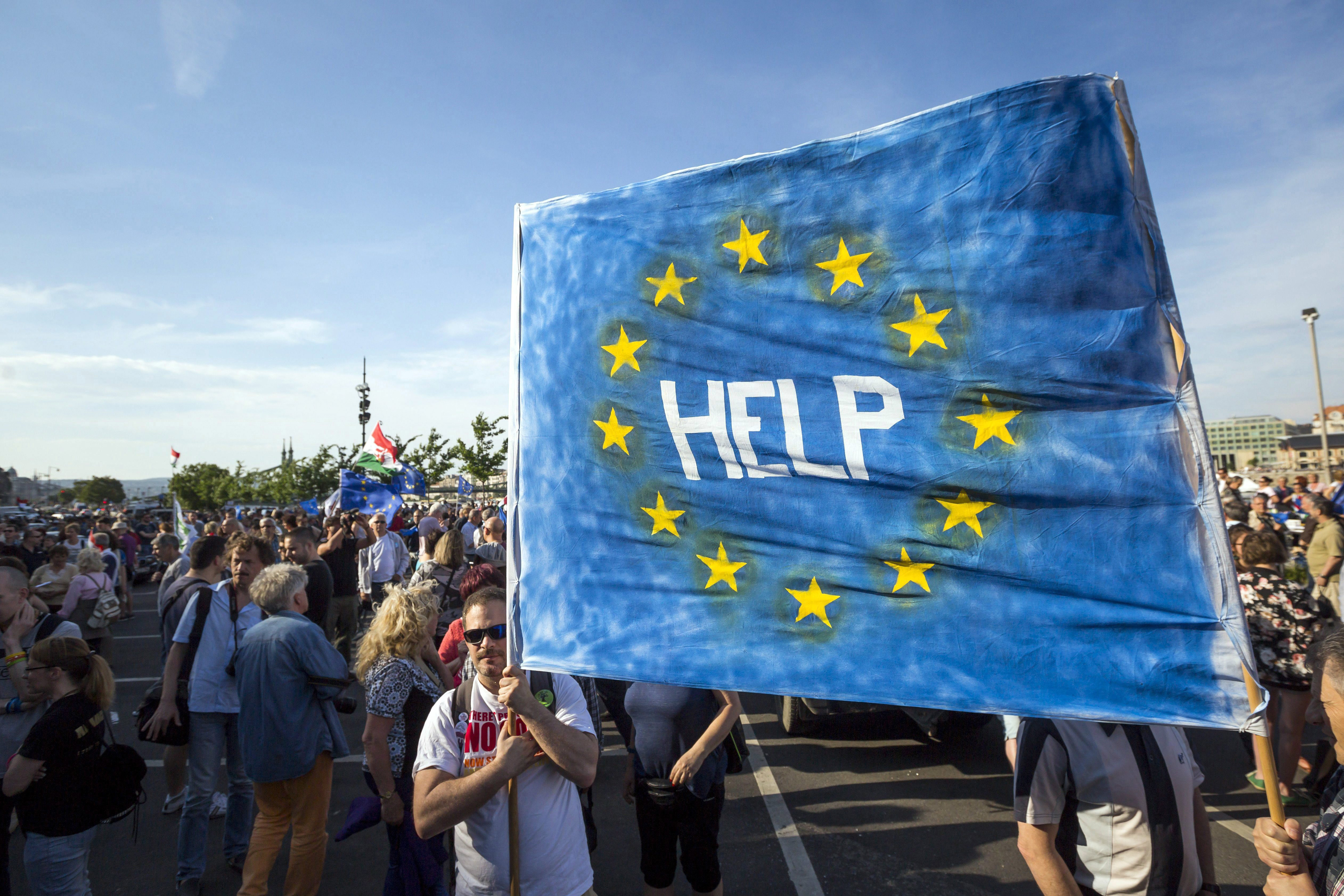 Демонстранти в Будапща очакват по-силно застъпничество от страна на ЕС