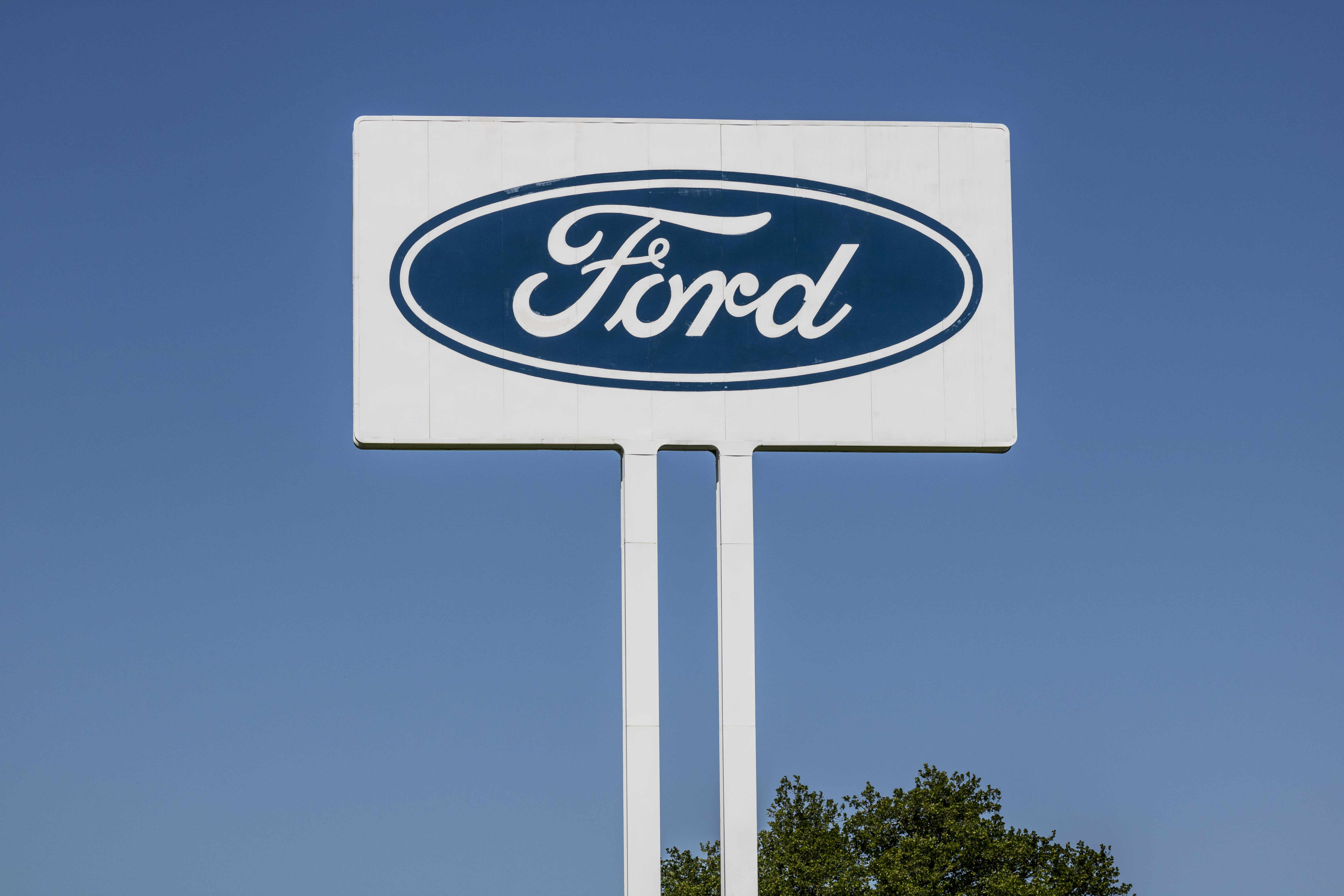 Форд започна активно да изпълнява преди три години стратегия за разработване на коли без шофьори