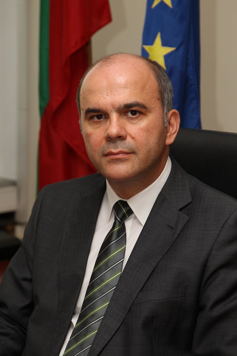 Бисер Петков обеща България да се бори новата директива да не важи за транспортните работници
