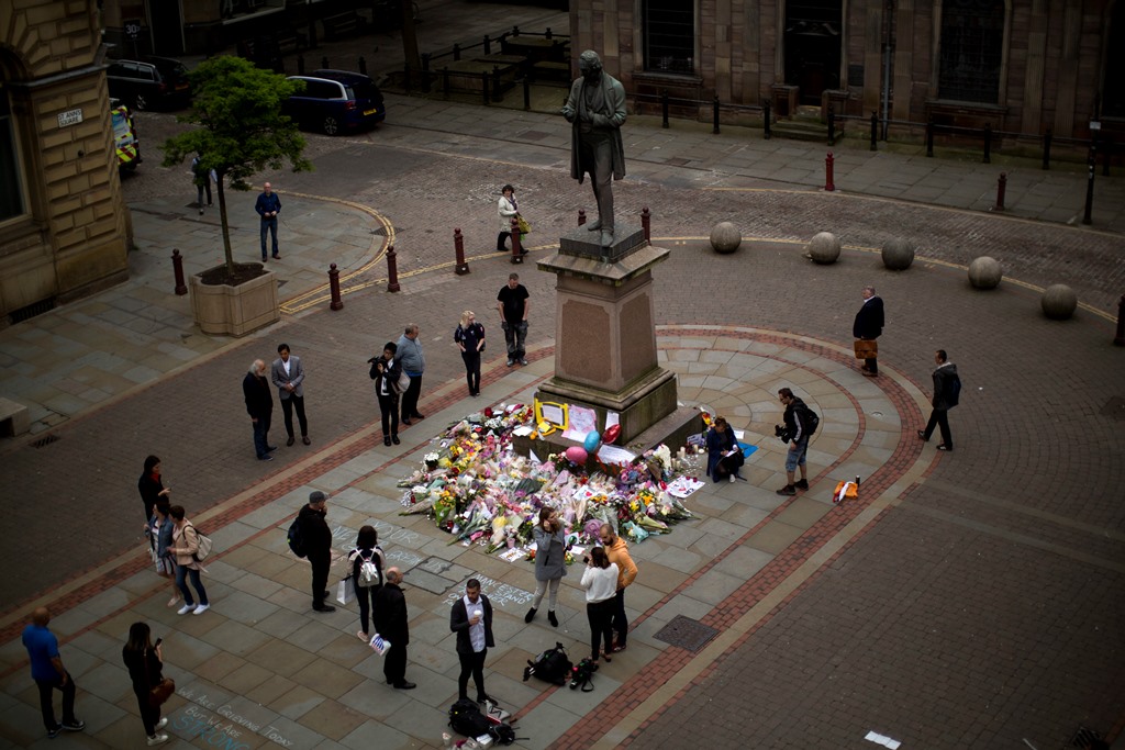 Всички загинали при атентата в Манчестър са идентифицирани