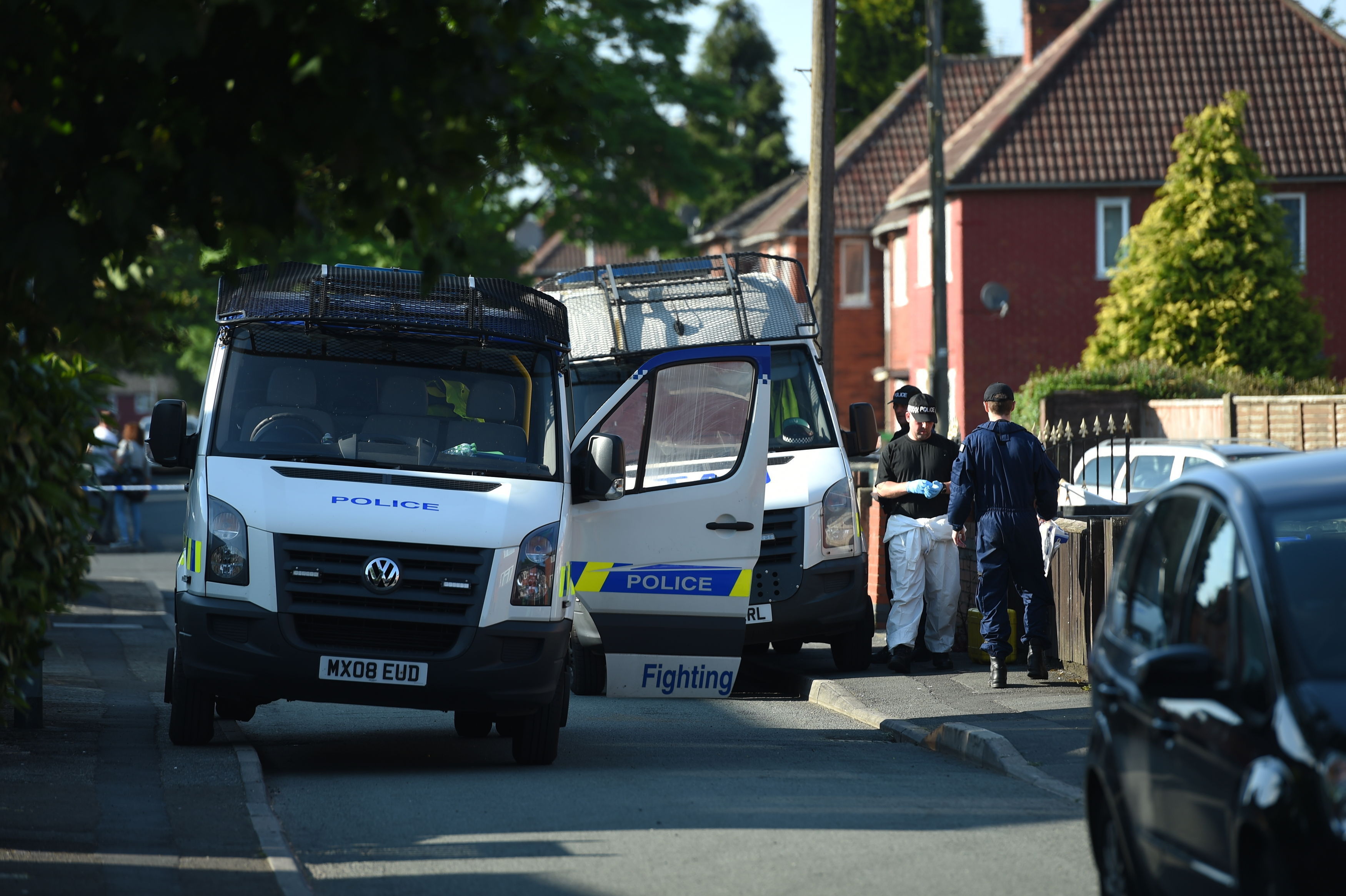 Британската полиция извърши контролиран взрив в Манчестър
