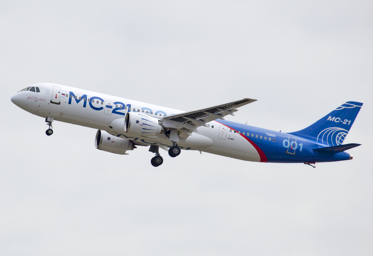 Нов руски пътнически самолет извърши първия си полет