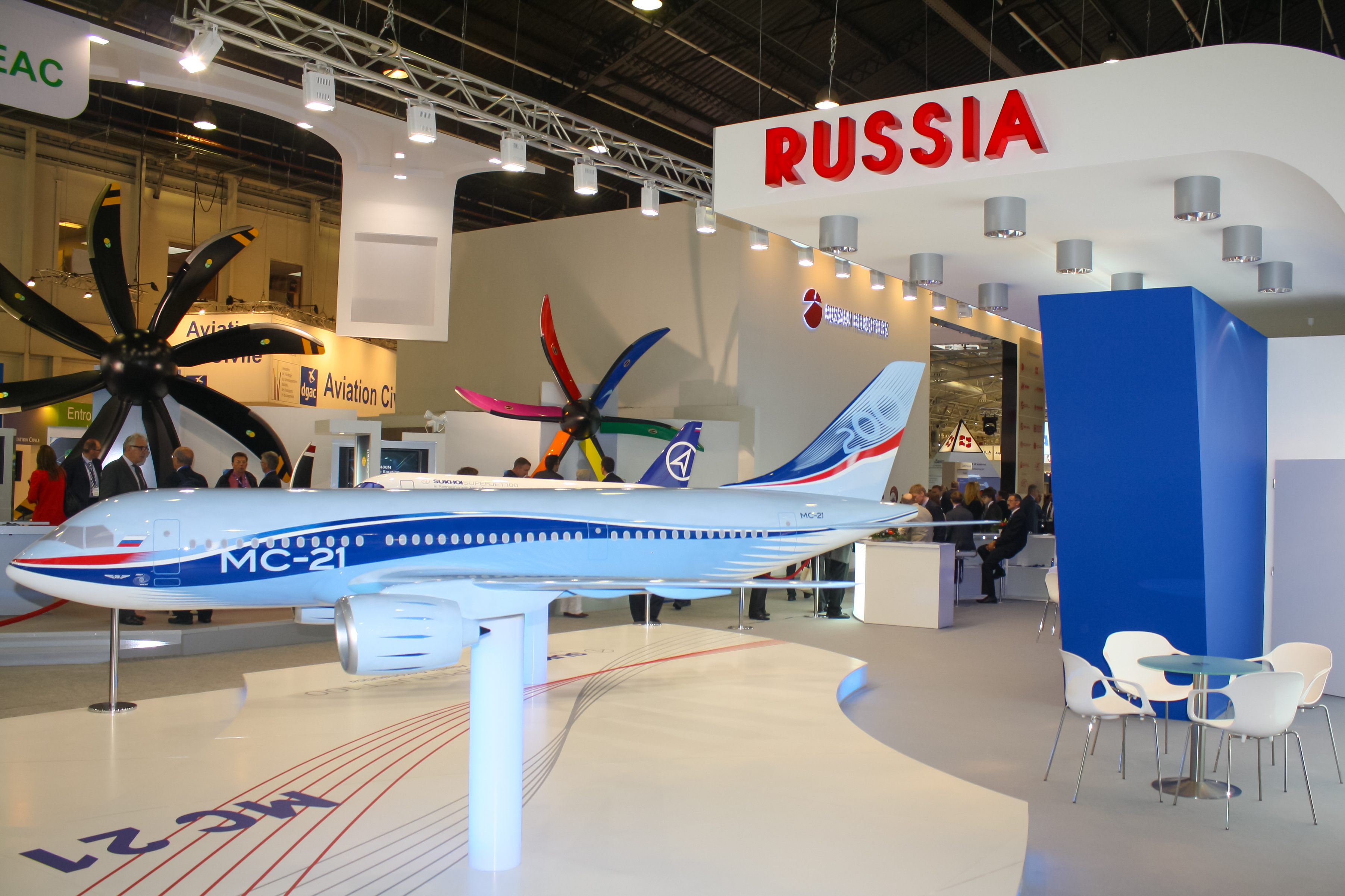 Щандът на Русия с новия пътнически самолет МС-21 на изложението в Бурже /Франция/