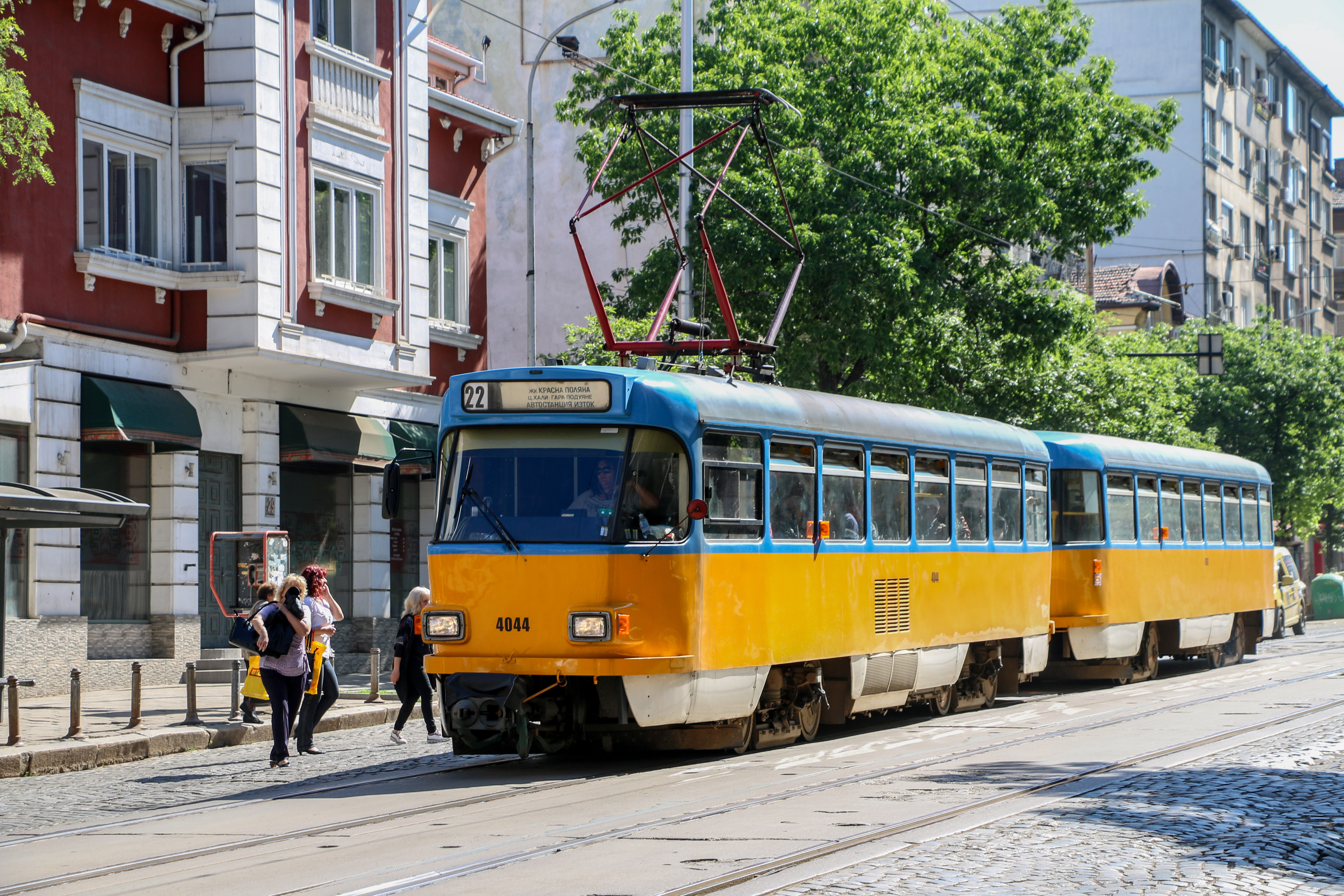 Свада между ватманка и пътничка задържа трамвай №5