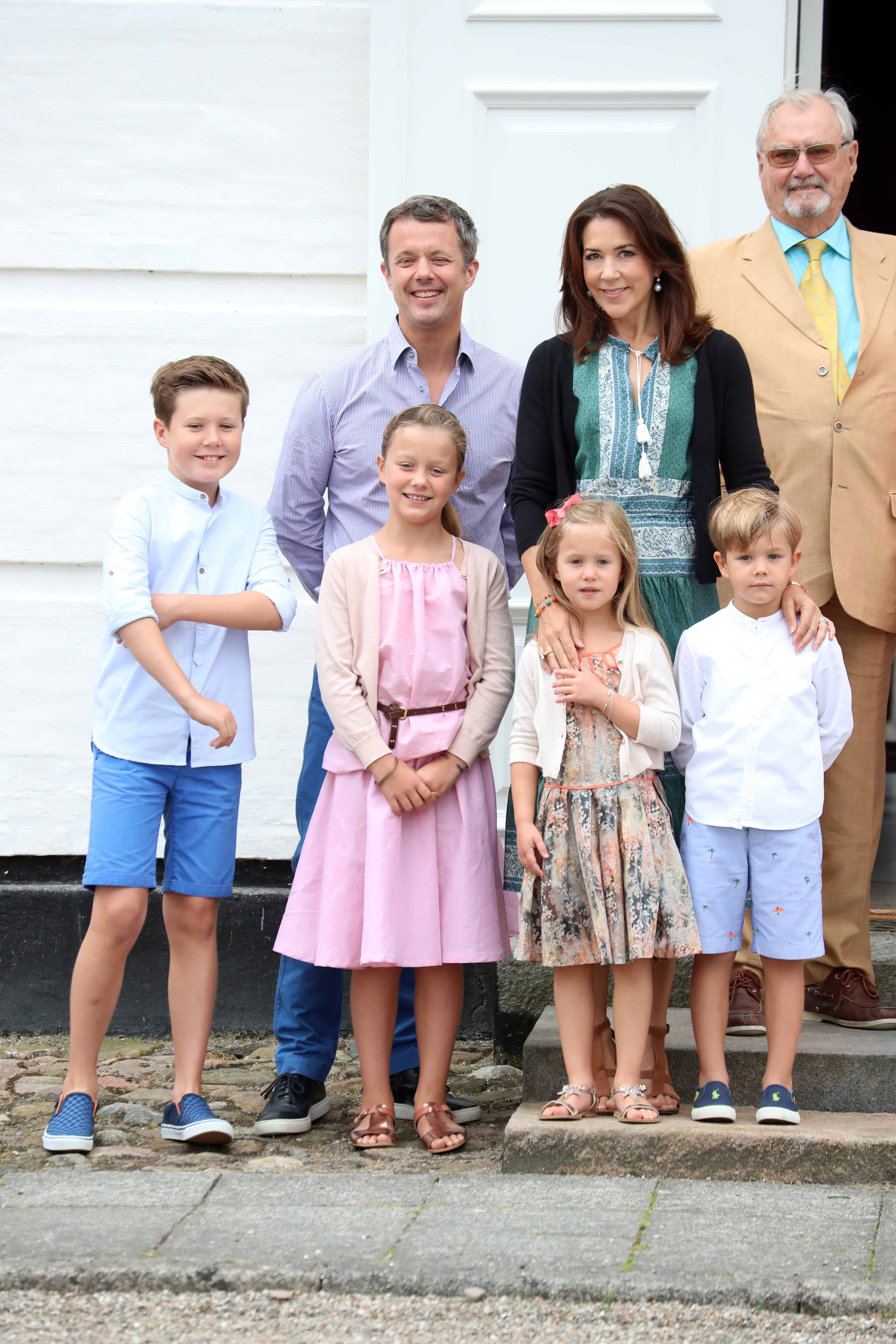 Принц Фредерик и принцеса Мери от Дания с децата си