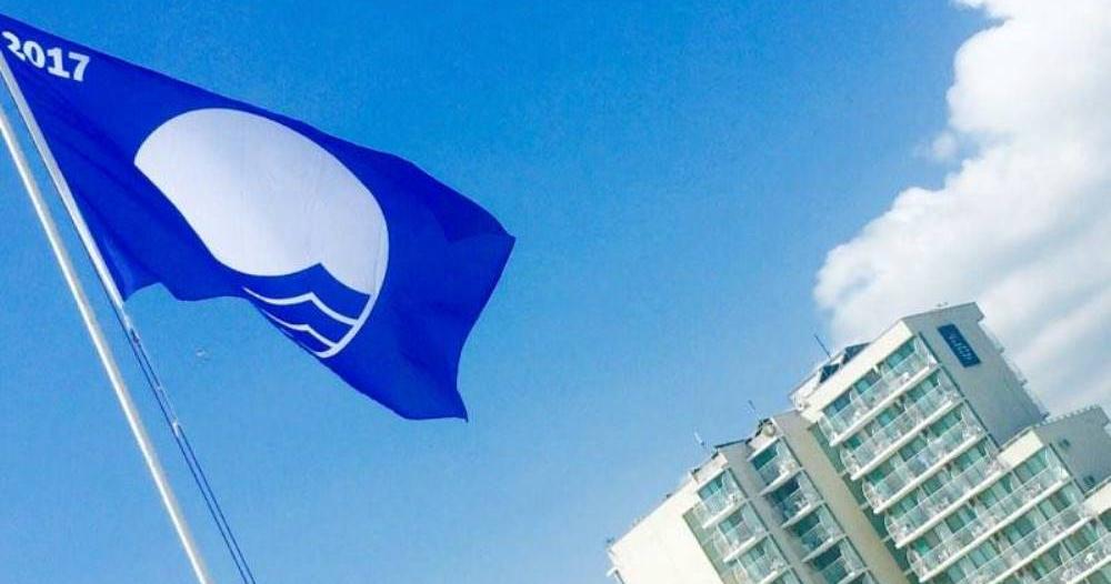 На плажната ивица в ”Албена” се вее Син флаг