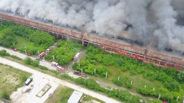 Мълния причинила пожара в завода в Шишманци