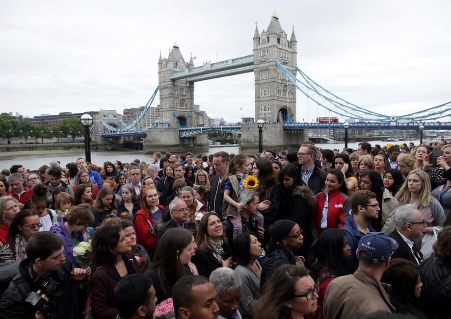 Бдение в памет на жертвите на терора в Лондон