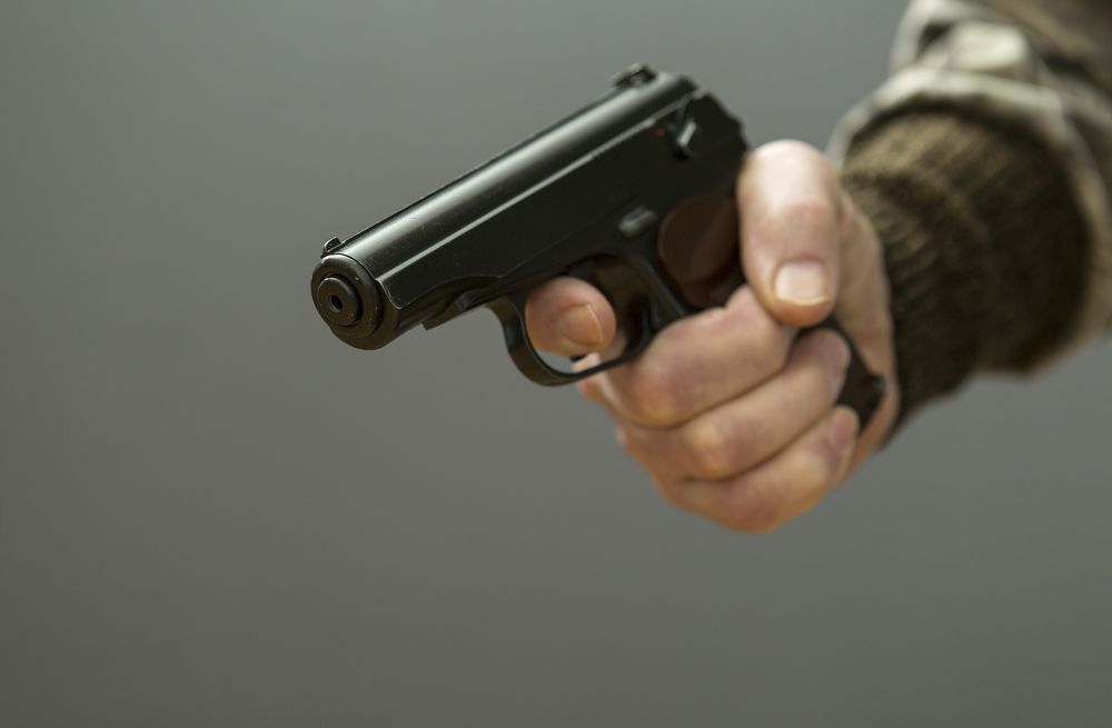 6-годишно дете уби кръчмар с пистолет на общинар от ГЕРБ