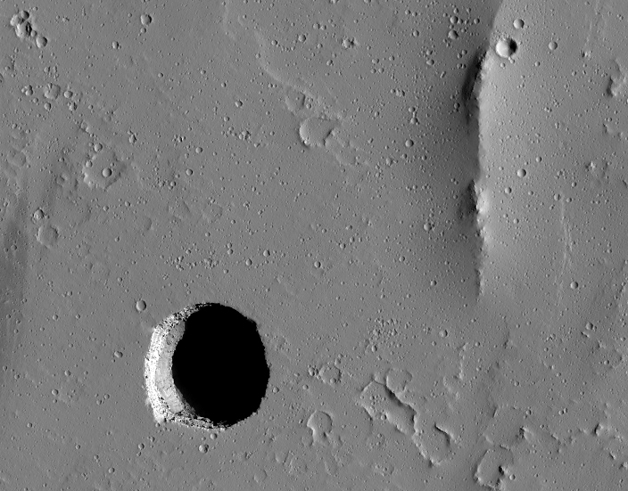 NASA откри гигантска дупка на Марс