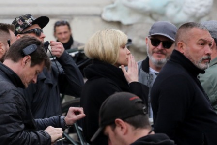 Дженифър Лорънс оцеля след самолетен инцидент