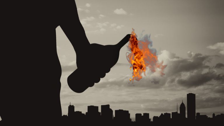 Грубо посегателство срещу църква във Варна - мъж хвърли коктейл