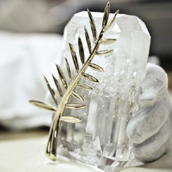 Абделатиф Кешиш продава златната си палма