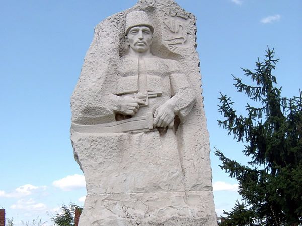 Паметникът на Христо Бръчков в Свищов