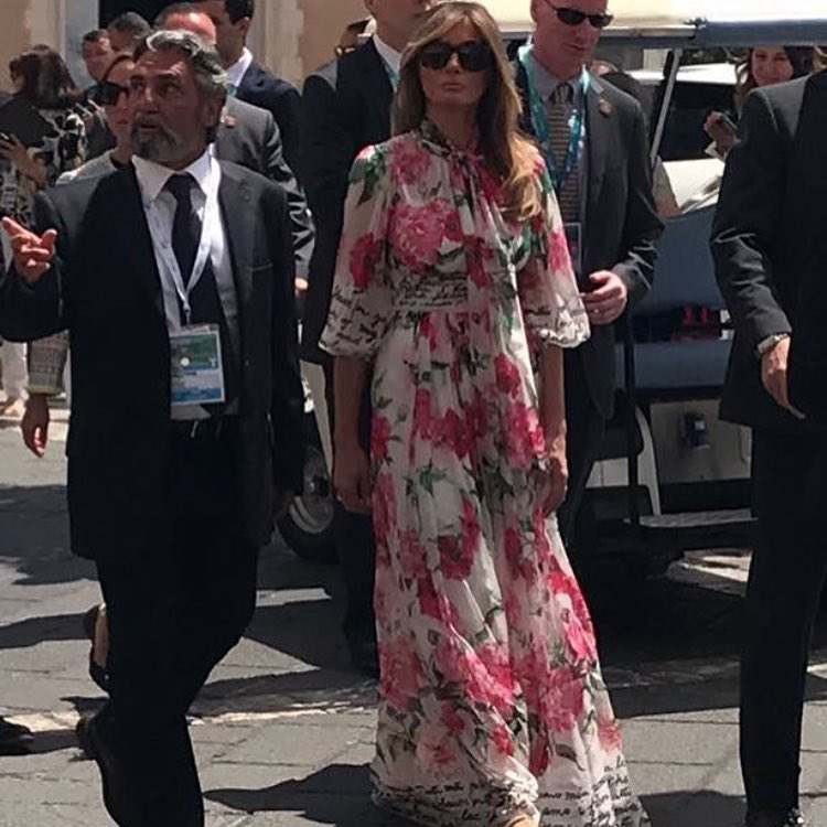 Мелания Тръмп с рокля D&G