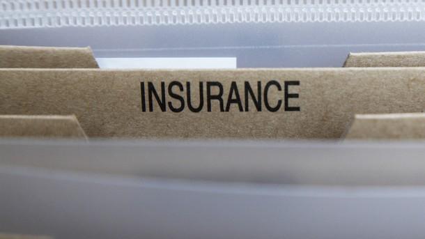 Две компании имат забрана да сключват застраховки за срок от един месец