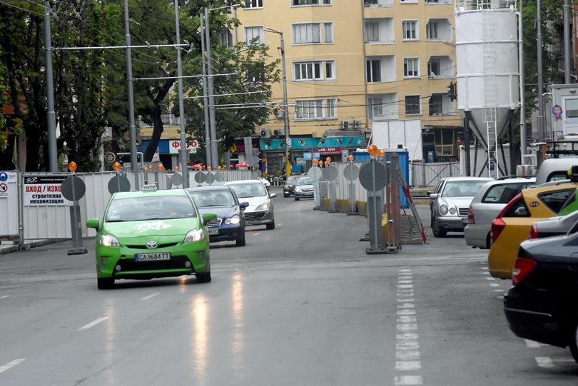 Частично е възстановено движението по бул. ”Патриарх Евтимий”