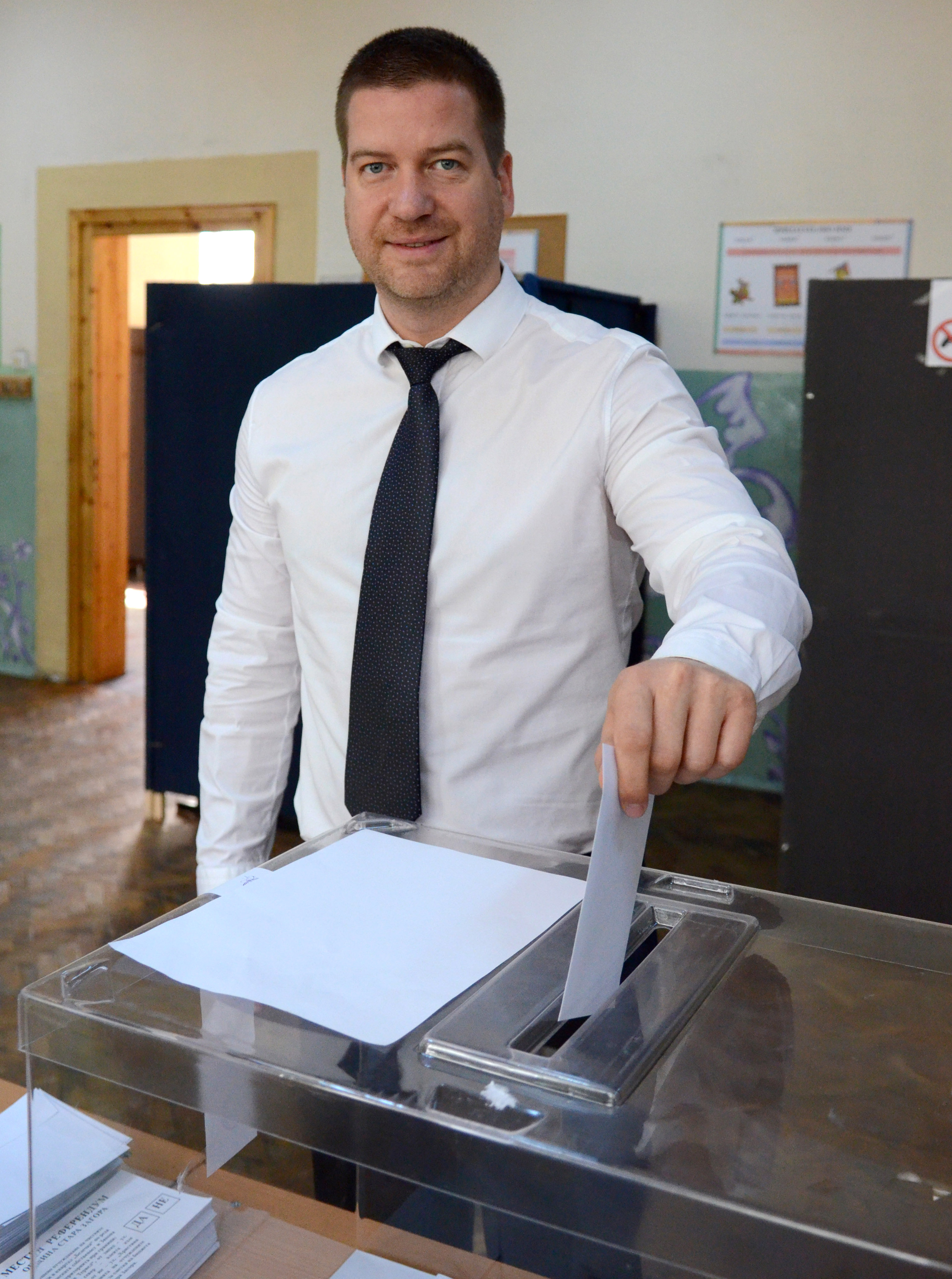 Кметът на Стара Загора гласува на референдума за Бедечка