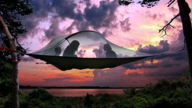 Британски дизайнер "кръстосва" палатка с хамак