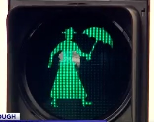 Светофар с Мери Попинс в австралийския град Мерибъро