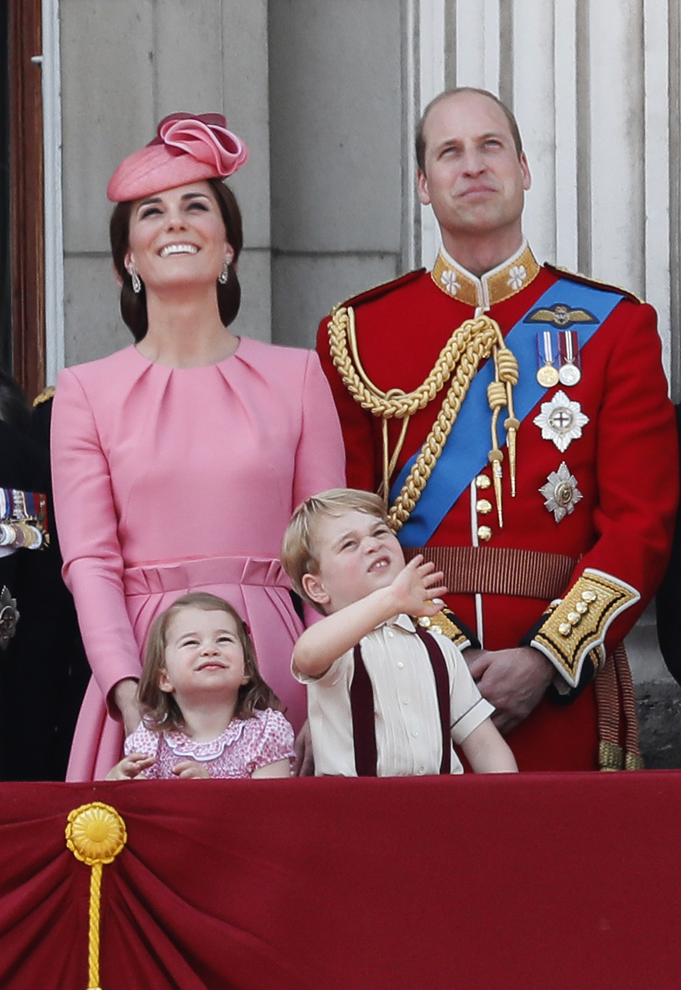 Принцеса Шарлот и принц Джордж с родителите си - Катрин и принц Уилям