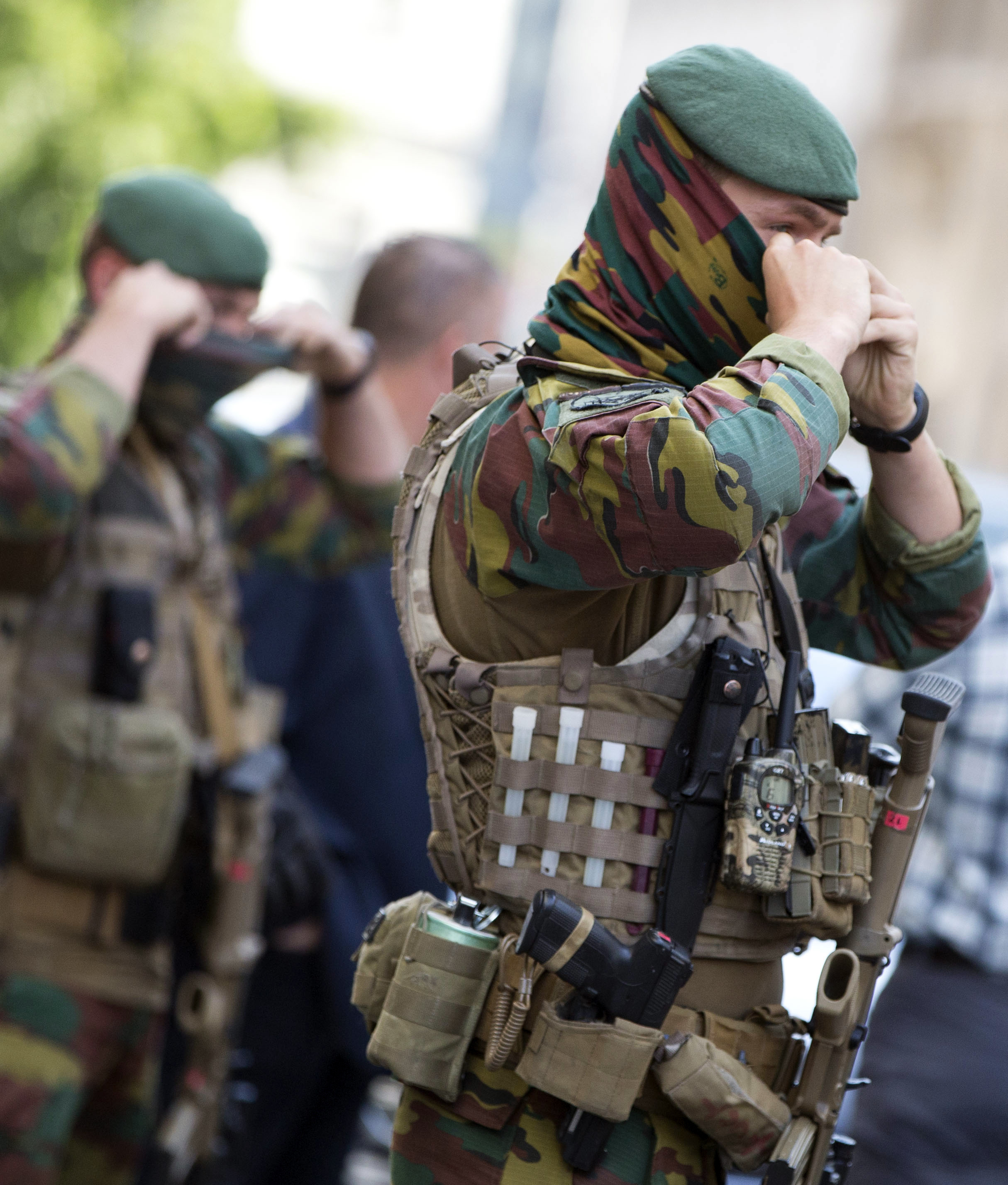 Белгийски войници патрулират пред Министерски съвет след инцидента на гарата в Брюксел