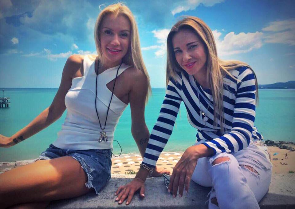 Вижте лятото на Алекс Раева и Мария Игнатова