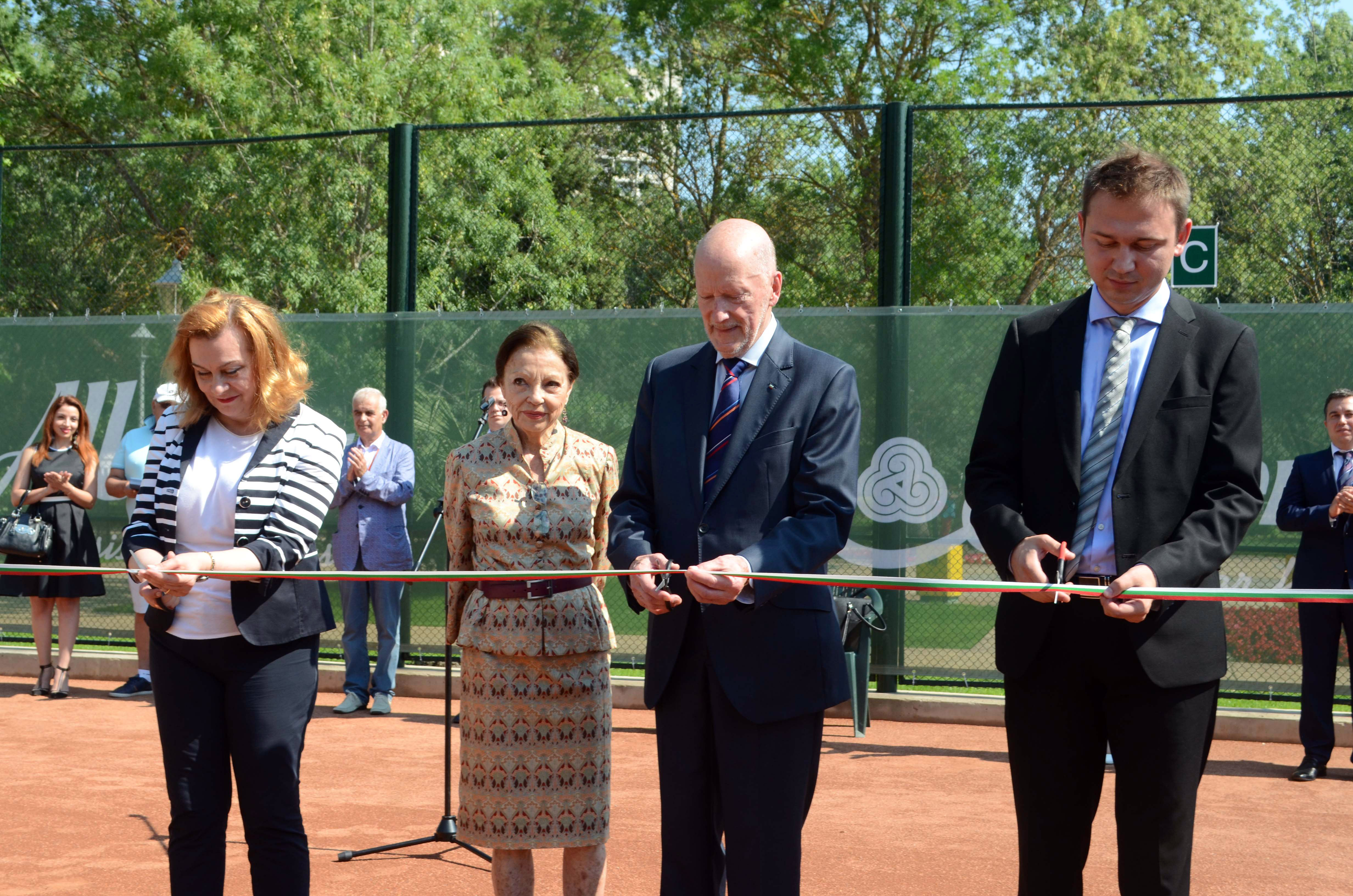 Сакскобургготски откри нов тенис център в ”Албена”