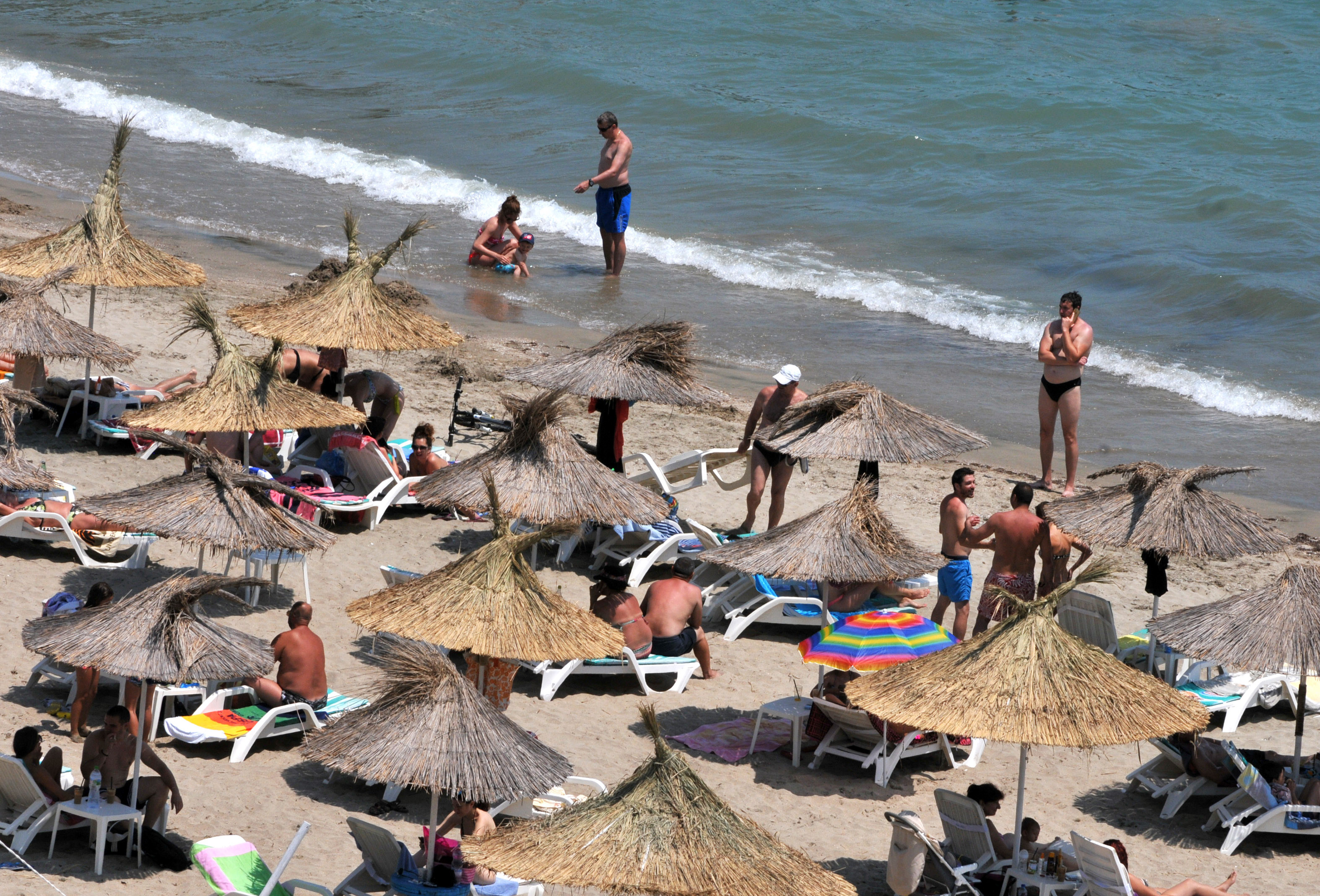 Туристи в Черноморец заплашени да останат без подслон