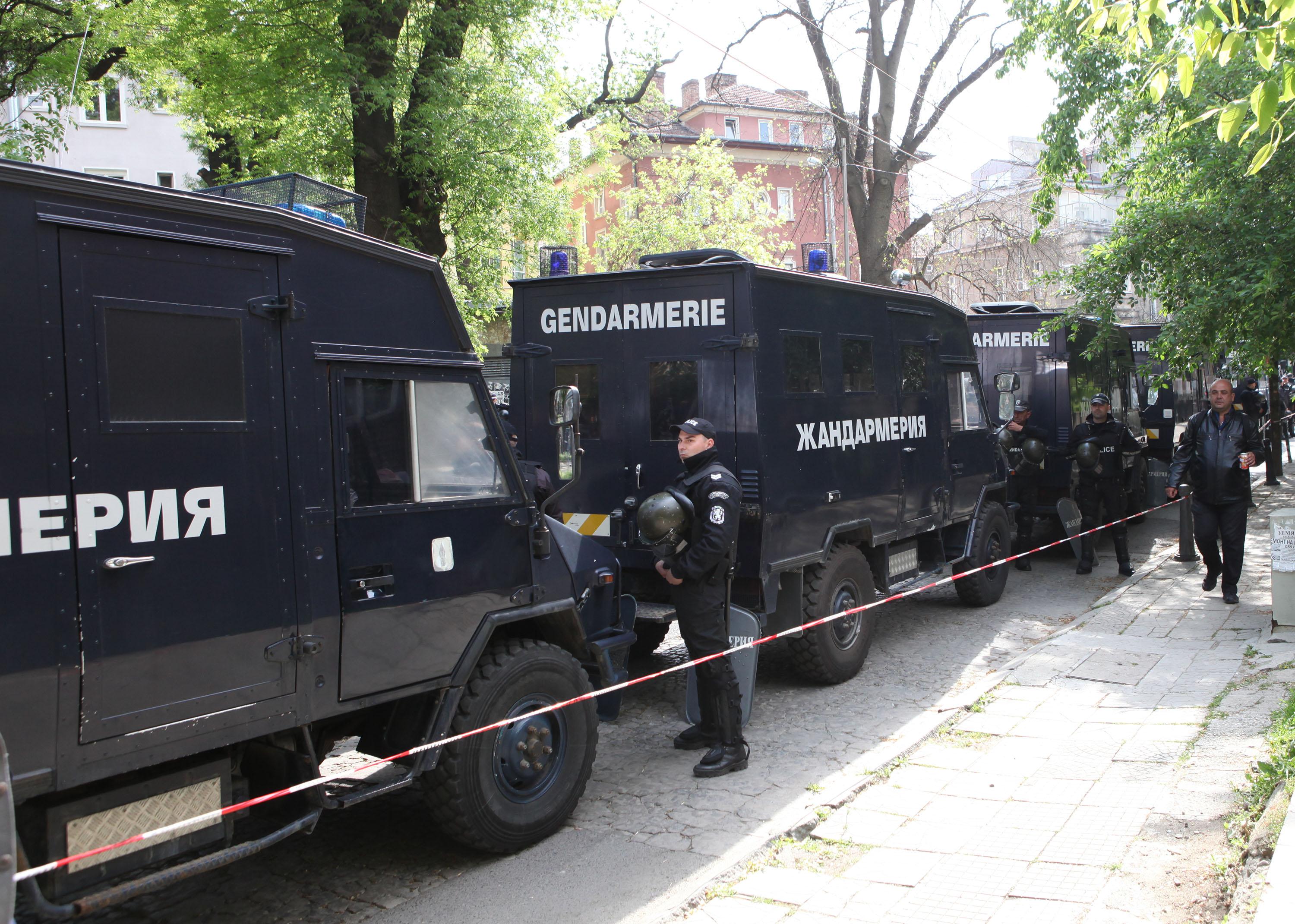 Сили на полиция и жандармерия са разположени извънредно в Асеновград