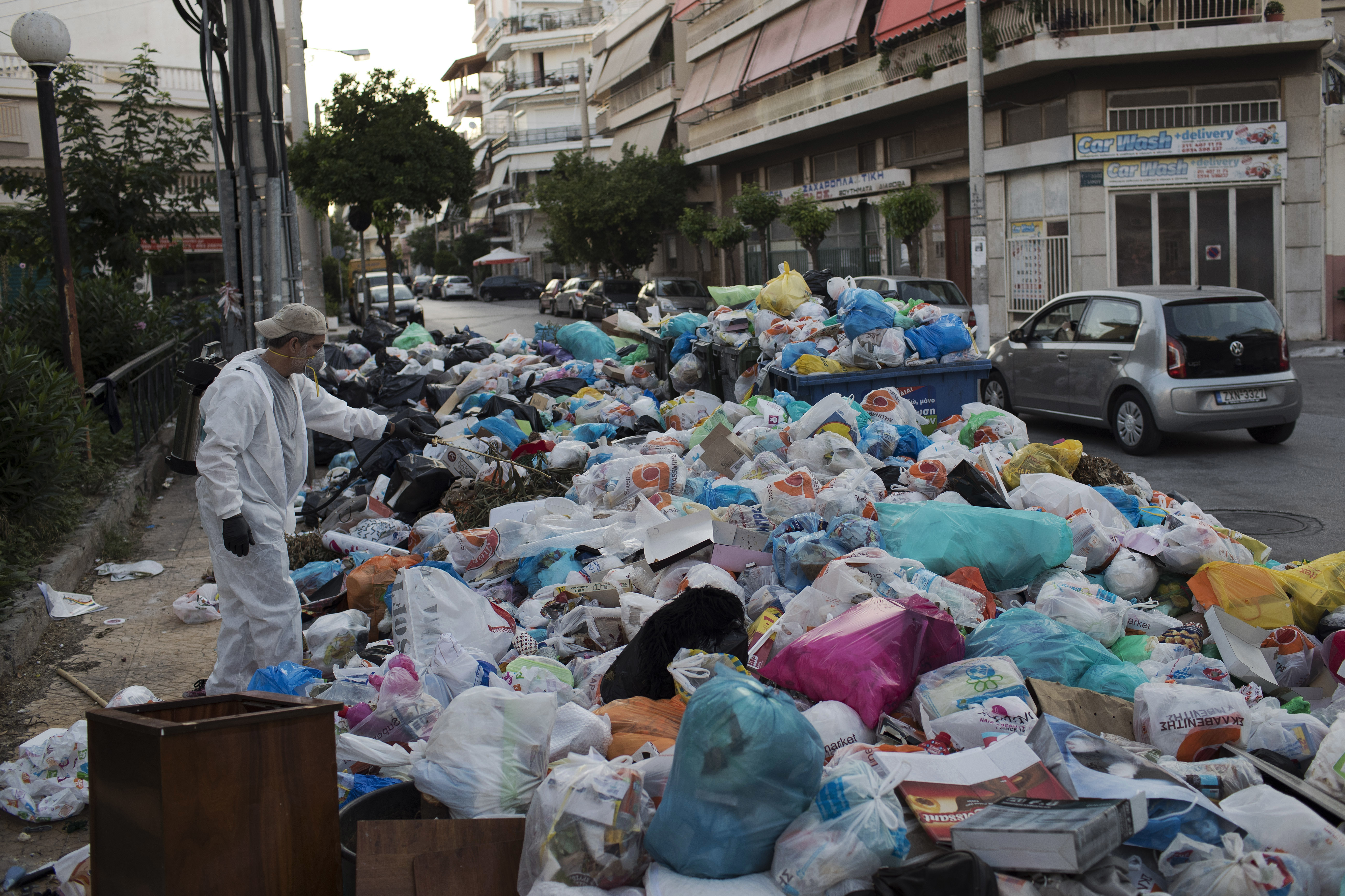 45 градуса в заринатата с боклуци Гърция