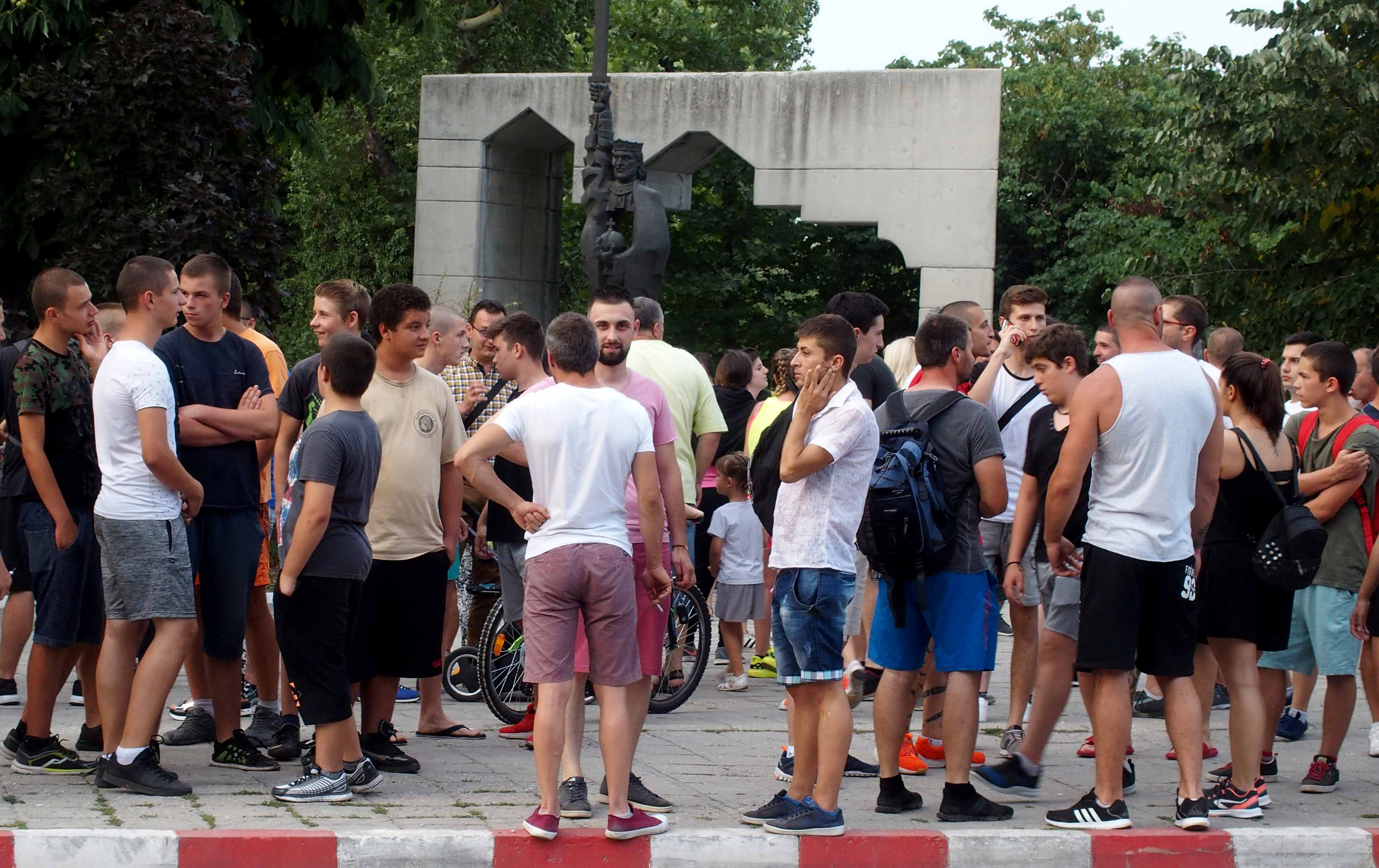 Жители на Асеновград продължават протестите и не отстъпват от исканията си /Снимка архив/