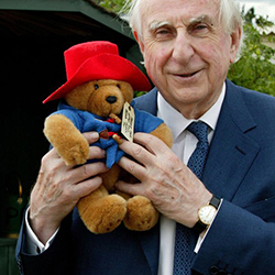 Почина създателят на мечето Падингтън