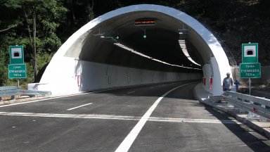 През декември 2021 г  40 метра бетон в тунел Ечемишка се