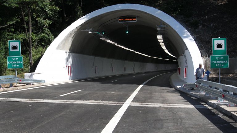 Затварят 3 тунела на магистралите "Тракия" и "Хемус"