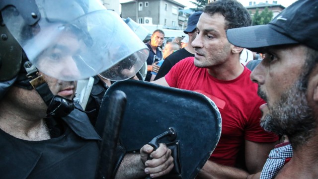 Арестуваха Перата в Асеновград, нападнал оператор на медия