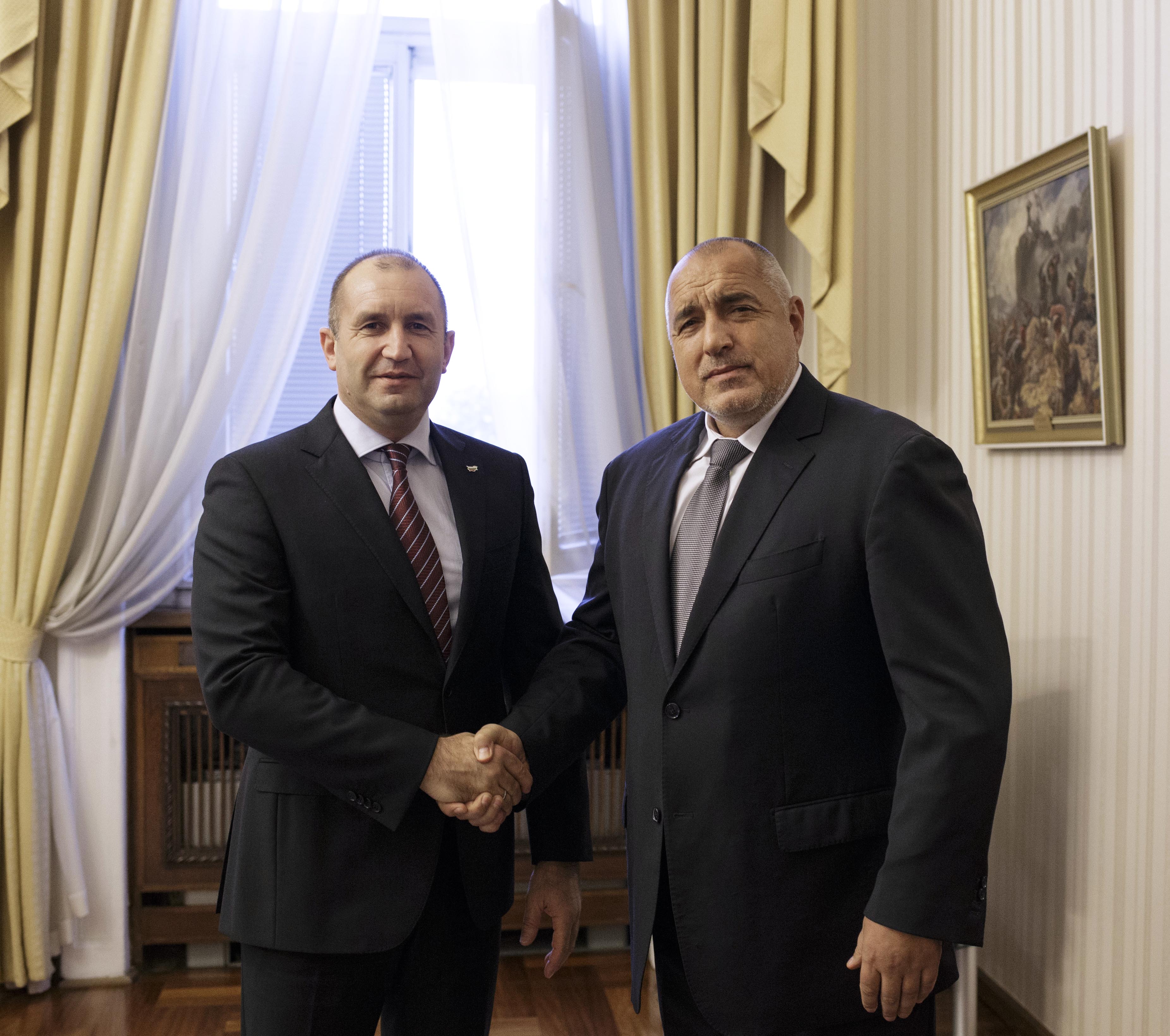 Президентът Радев отрече с премиера Борисов да са се договорили за антикорупционния закон