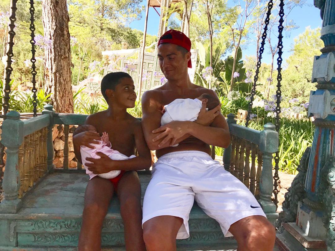 Роналдо с децата: Благословен съм
