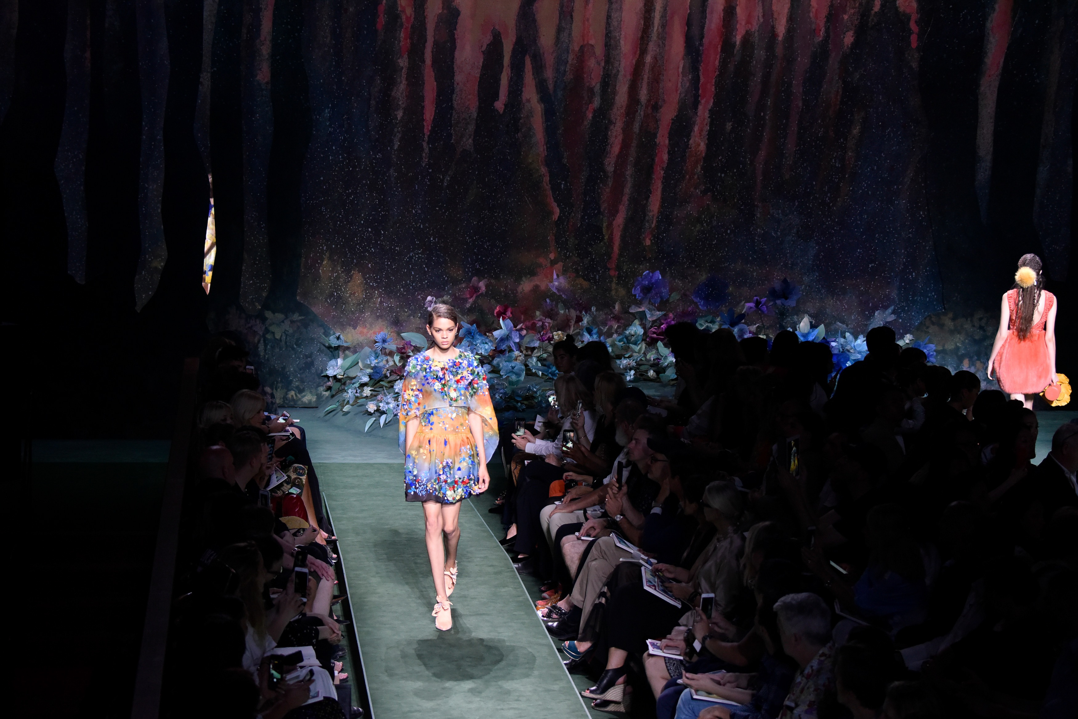 Колекцията на Fendi, представена в Париж