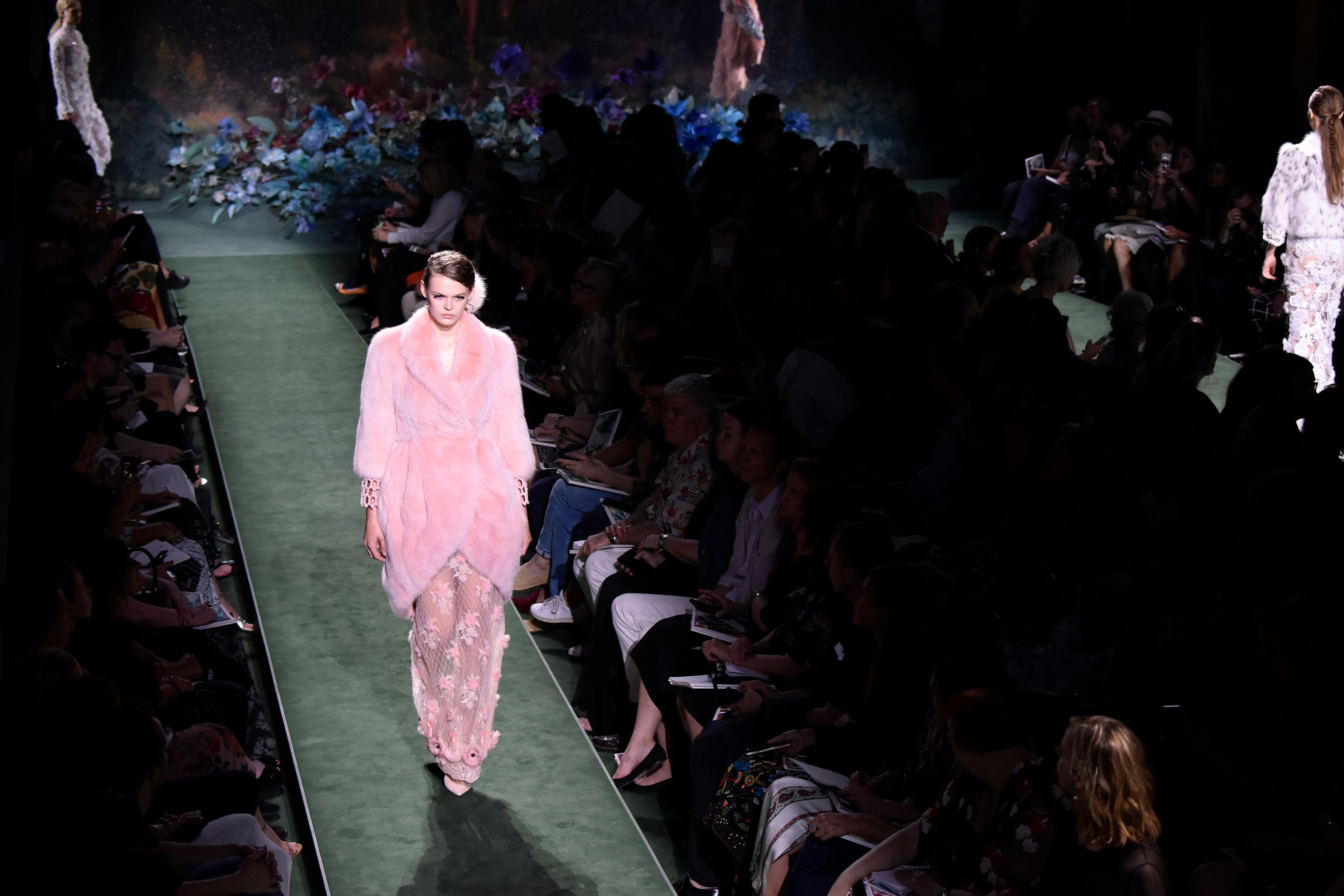 Колекцията на Fendi, представена в Париж