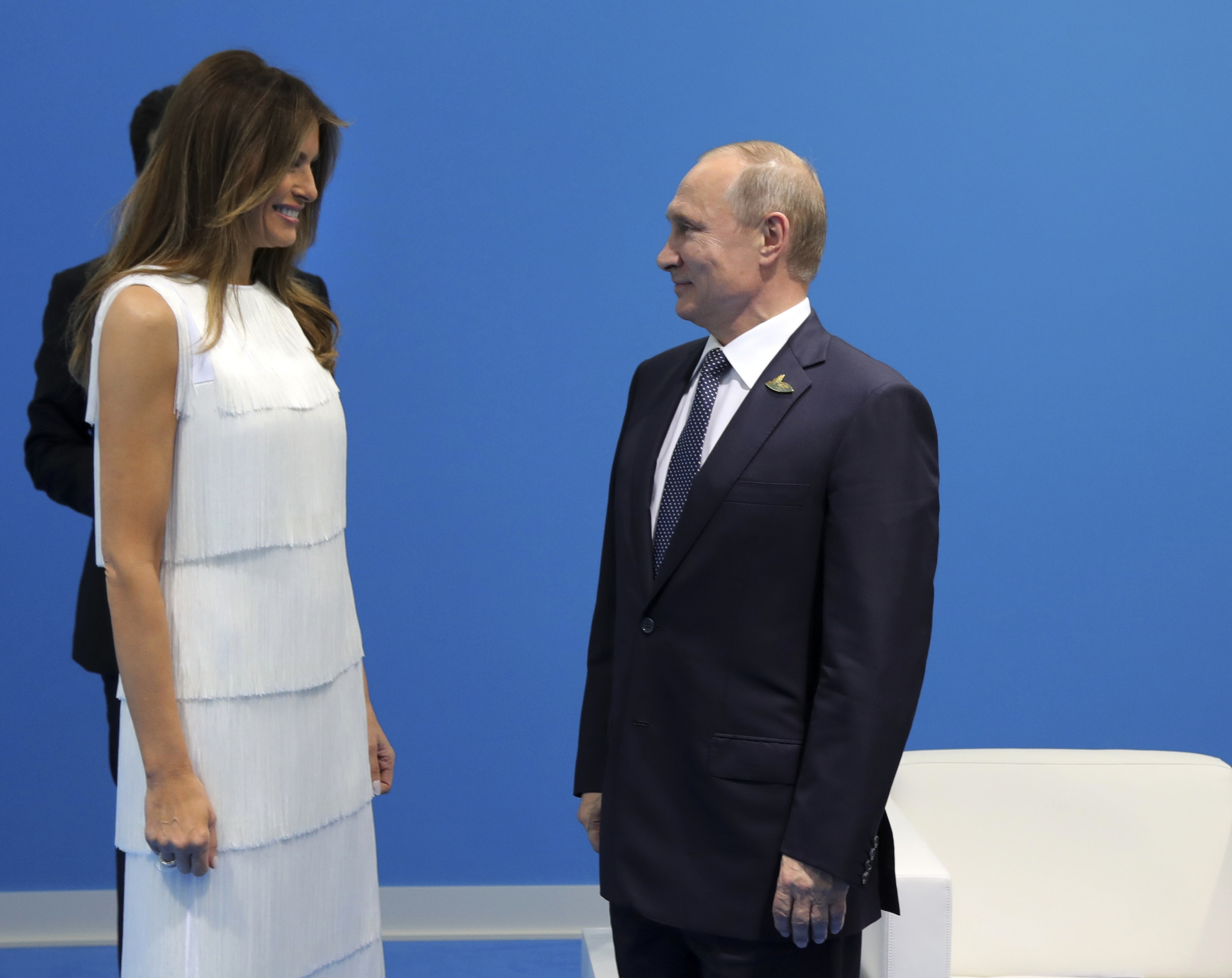 И Мелания не успя да прекъсне срещата Тръмп - Путин