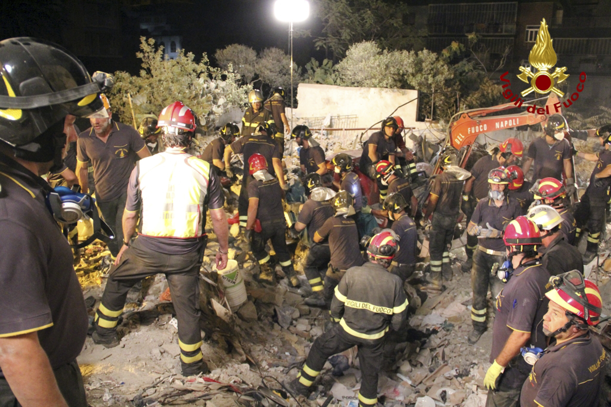 8 загинали в рухналата сграда в Италия