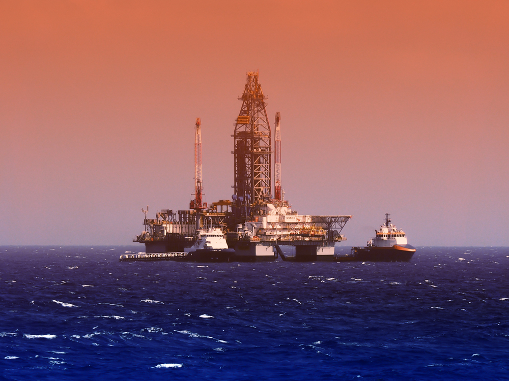 Една от стотиците петролни платформи в Мексиканския залив