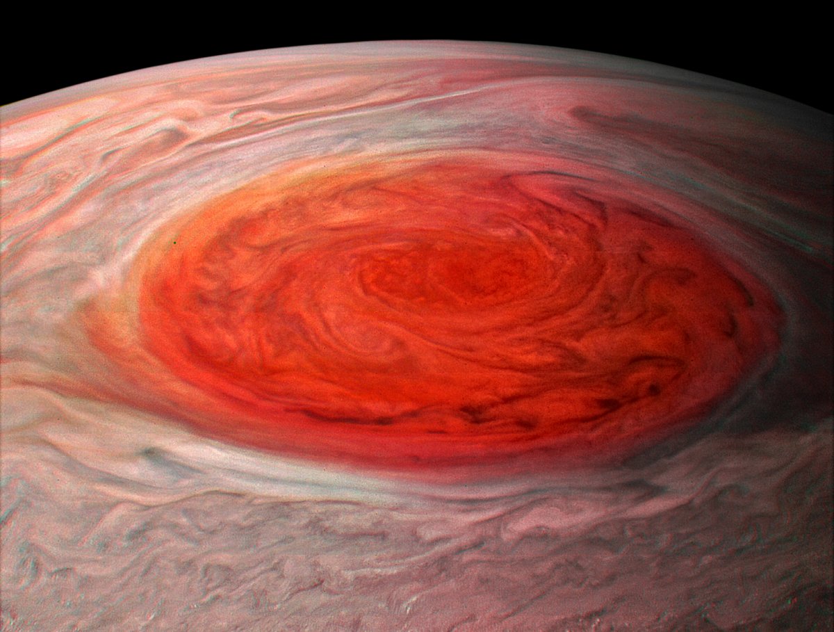 Juno засне Голямото червено петно на Юпитер