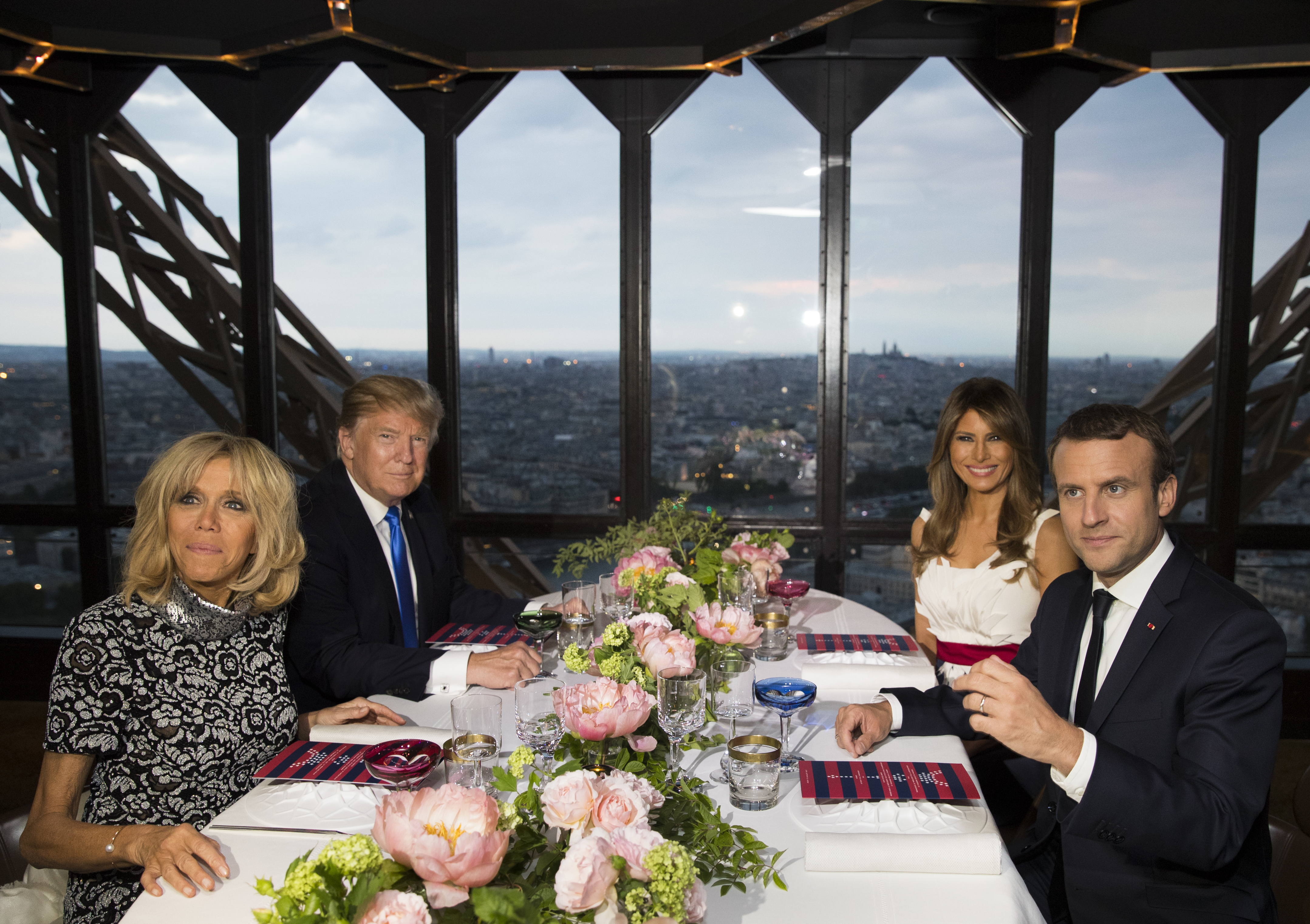 Семействата Тръмп и Макрон вечеряха на Айфеловата кула