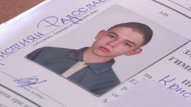16-годишният Кристиян е много интилигентно момче, по оценка на директора на училището, в което учи