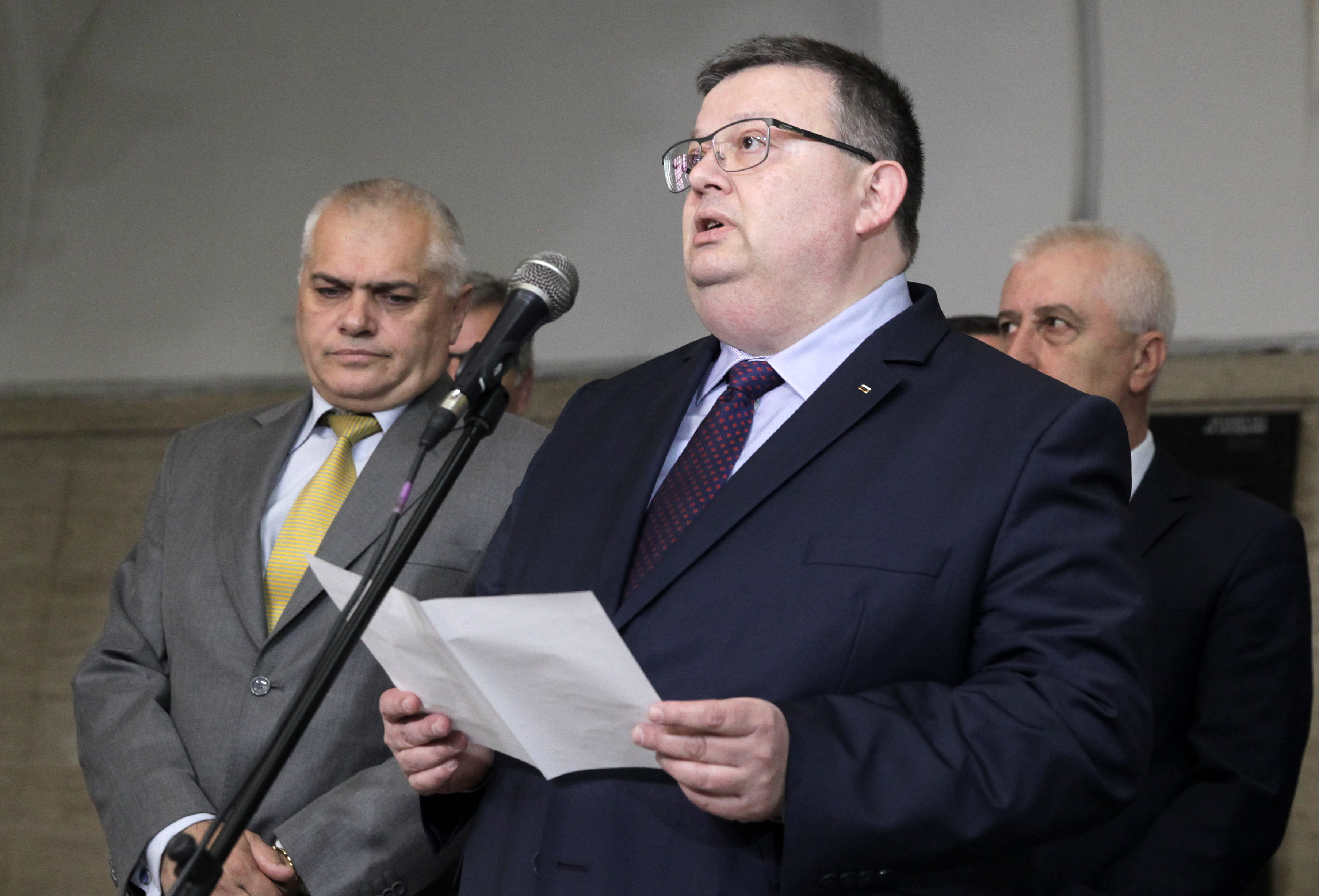 Двама министри и главният прокурор обещаха мерски против насилието над медици