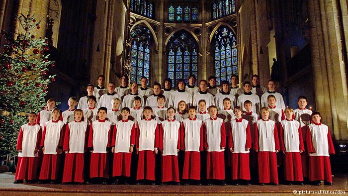 Над 500 деца от църковния хор са подлагани на насилие