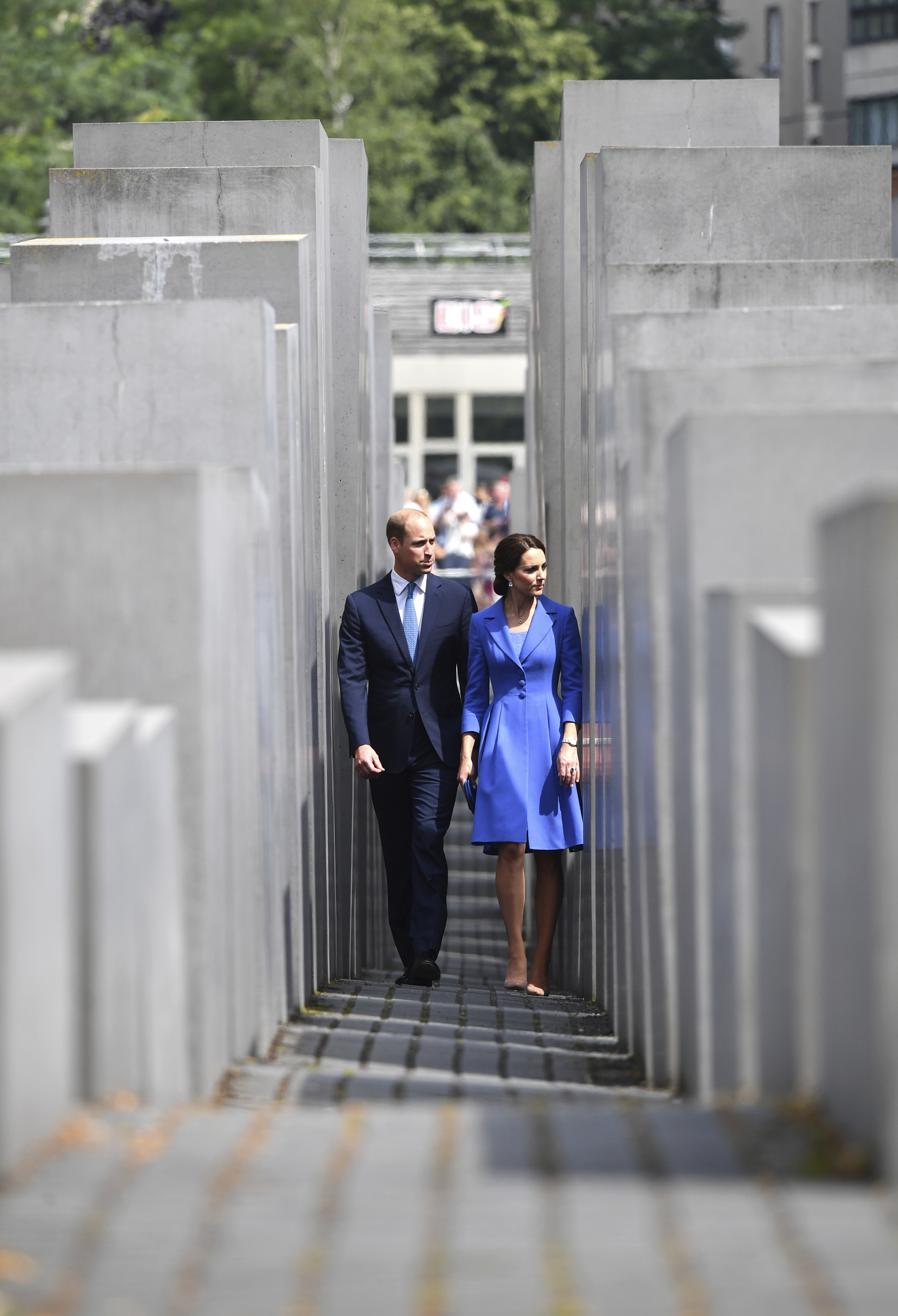 Принц Уилям и Катрин на мемориала на Холокоста в Берлин