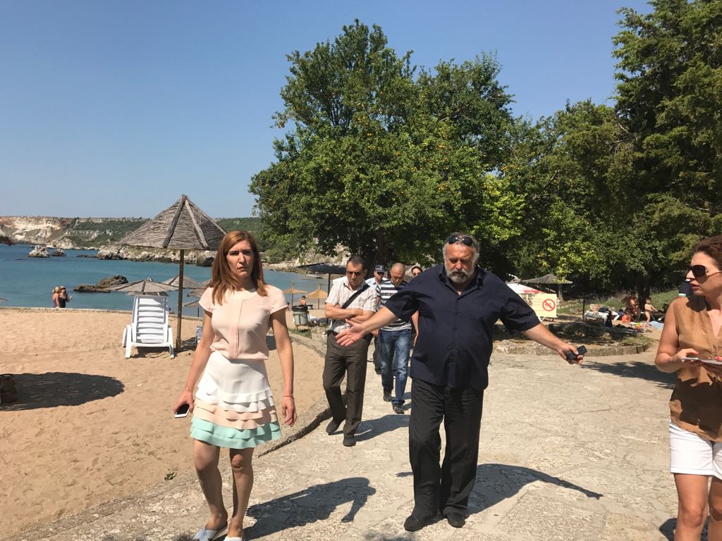 Ангелкова: Открихме нарушения на плажовете около Русалка